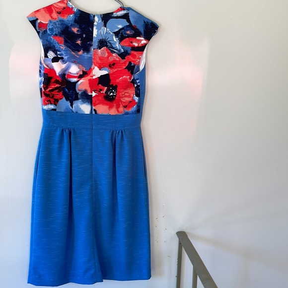 Pretty Hazel Mae dress. Fully lined, pockets, never worn. 💯 poly. Pockets - Picture 4 of 6